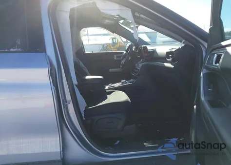 2021 Ford Explorer Xlt z USA, uszkodzony, nr VIN 1FMSK8DH2MGC24610